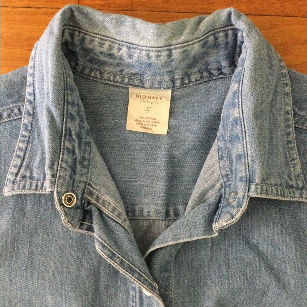 Old Navy denim button short sleeve top, size S - Picture 4 of 11